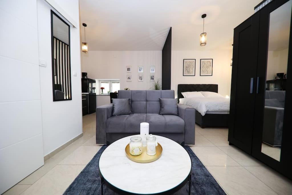 “Minipalais” Apartment In The Heart Of Zadar Bagian luar foto